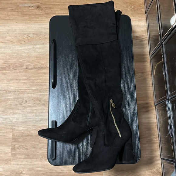 Guess heeled boots US7.5 - Picture 3 of 6